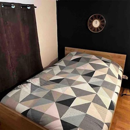 Studio Avec Jardin Et Stationnements Apartment Bourges Ngoại thất bức ảnh